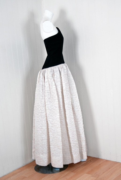 1970's Lanvin Elegant Black & White Silk Avant-Garde Strapless Evening Gown In Excellent Condition In Beverly Hills, CA