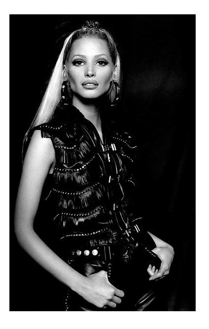 The first Versace boutique was opened in 1978 and its popularity was immediate. Today, Versace is one of the world's leading international fashion houses. Gianni Versace redefined fashion by combining it with rock 'n' roll, art and celebrity. By