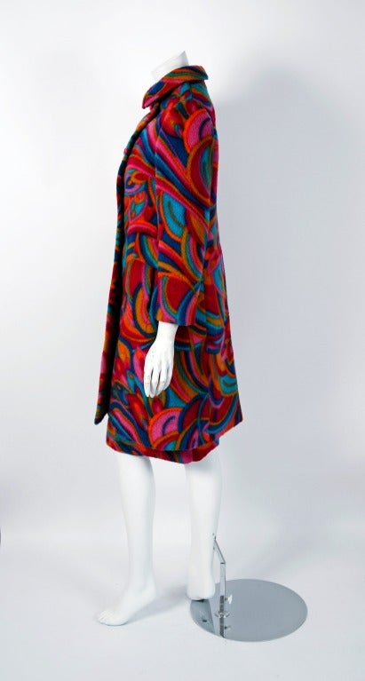 1960's Bill Blass Psychedelic Op-Art Print Wool Double-Breasted Mod Coat & Skirt Ensemble In Excellent Condition In Beverly Hills, CA