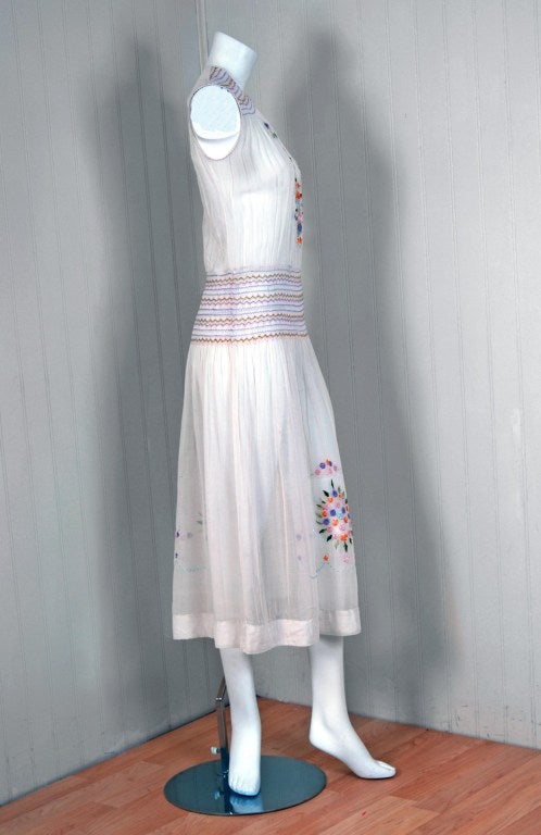 1920's Bohemian Embroidered White-Cotton Smocked Flapper Boho Day Dress In Excellent Condition In Beverly Hills, CA