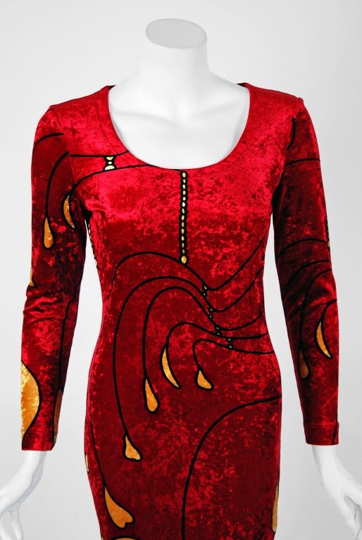 1990's Gianni Versace Couture Red Velvet Alexander Calder Print Wiggle Dress In Excellent Condition In Beverly Hills, CA