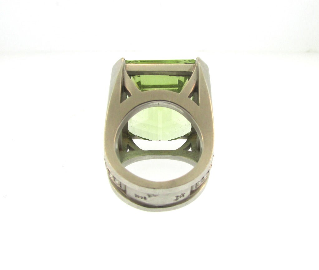 Kieselstein-Cord Green Beryl and Diamond Ring In Excellent Condition For Sale In New York, NY