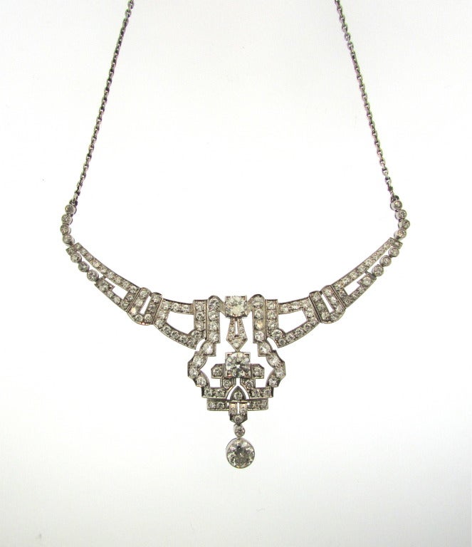 Impressive Art Deco Diamond Necklace
Set in Platinum
Original Box
Circa 1920