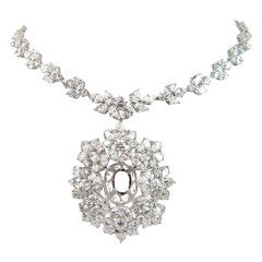 Exquisite Diamond Necklace Unset Center