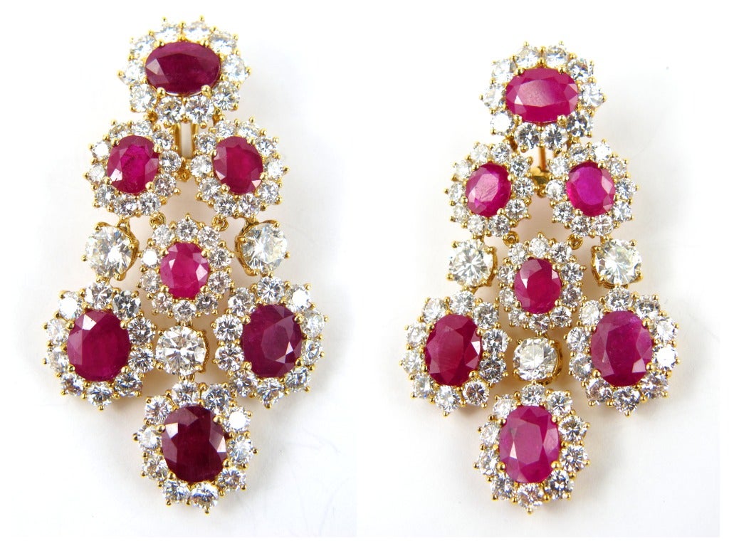 A beautiful chandelier piece by HARRY WINSTON. This earrings total weight is 45.1 grams. The diamond weighs a total of 18 carats and the Ruby weighs 35 carats.