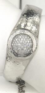 Gurhan Platinum Diamond Bangle. The total weight of bangle is 93 grams.The toal weight of diamond: 2.53 cts. approximately, G color VS clarity. The measurement of inside bangle: 50 x 40 mm. The bangle is 23 - 6 mm wide and 6 mm in thickness
