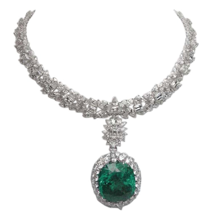 Magnificent Emerald Diamond Necklace For Sale
