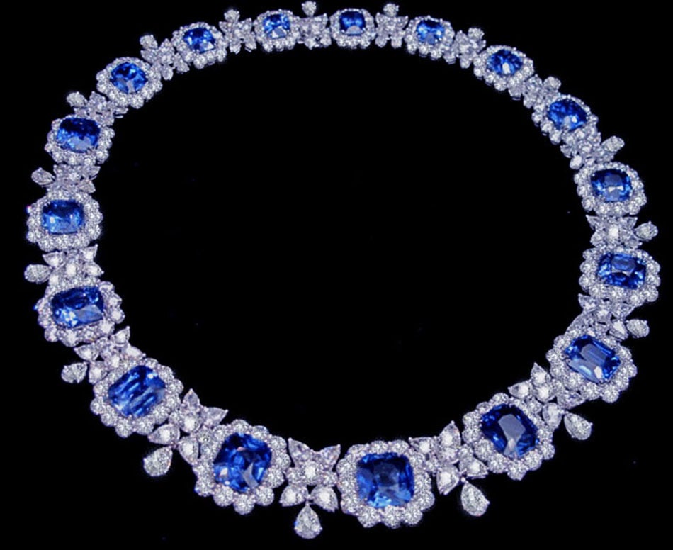 The magnificent necklace has quality diamonds, platinum and beautiful sapphire gem stone.The weight of the sapphire is 111.79 carats, The weight of the diamond is 82.89 carats (Pear shape 28.98 brilliant 53.91)