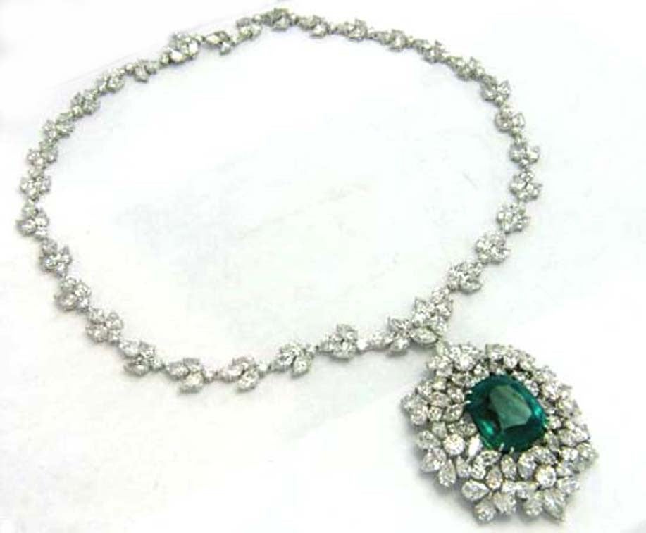 Women's Platinum Diamond Emerald Necklace For Sale