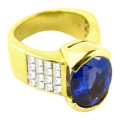 Yellow Gold Diamond And Tanzanite Ring