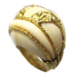 Vintage Spectacular 18K 
Ivory Cocktail Ring
