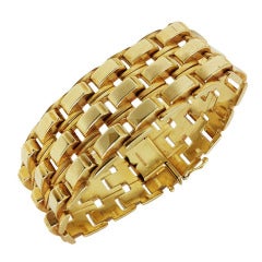 Classic Chic Wide Gold Link Bracelet