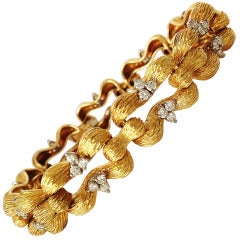 Classic Chic Gold & Diamond Link Bracelet