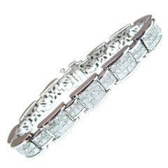 Elegant Invisible Pave Diamond Bracelet
