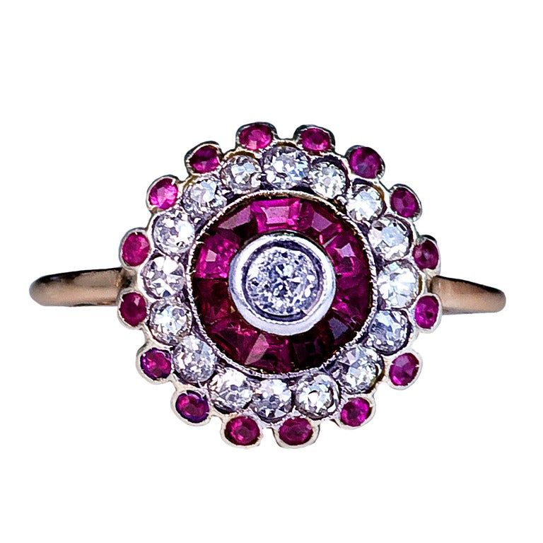 Antiker russischer Rubin-Diamant-Cluster-Ring