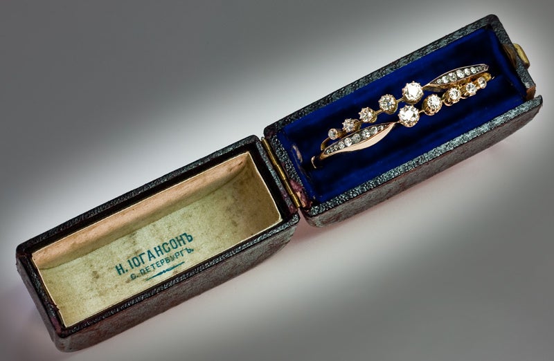 Elegant Belle Époque Russian Crossover Bangle 2