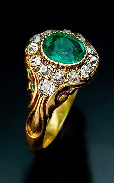 Antique Russian Emerald Diamond Ring c. 1850 In Good Condition In Chicago, IL