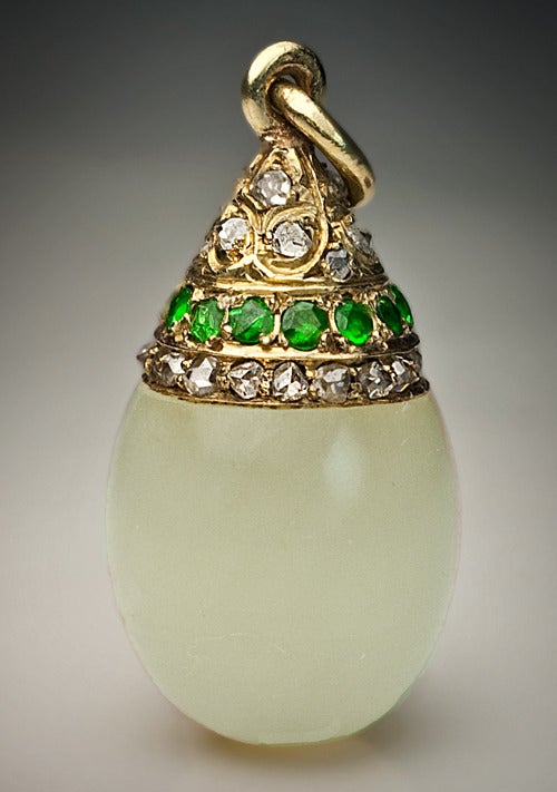 Antique Miniature Egg Pendant In Excellent Condition In Chicago, IL