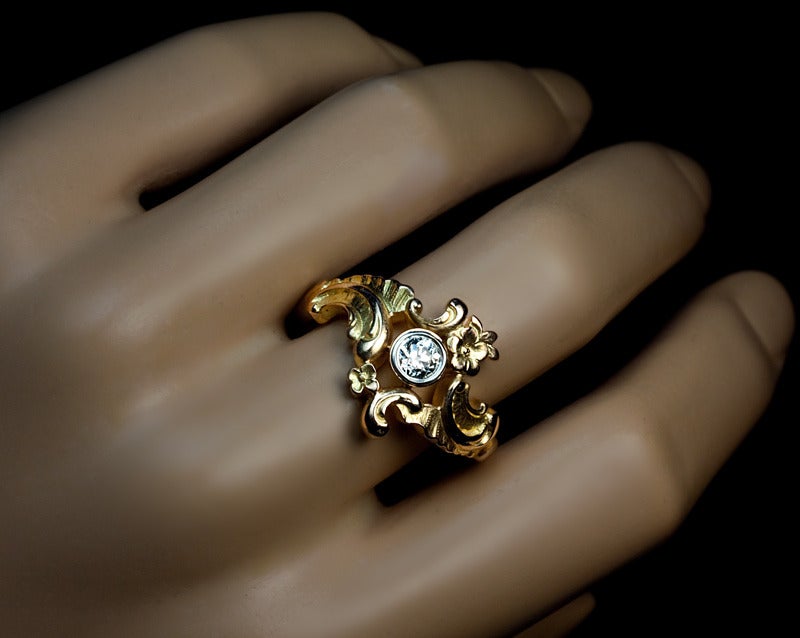 Antique Neo-Rococo Diamond Gold Ring In Excellent Condition In Chicago, IL