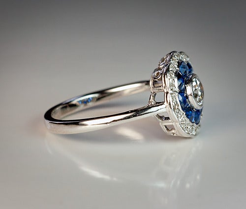 Antique Sapphire and Diamond Engagement Ring c. 1910 In Excellent Condition In Chicago, IL