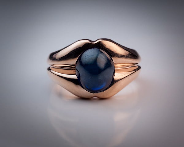 Art Nouveau Cabochon Sapphire Rose Gold Ring In Excellent Condition In Chicago, IL