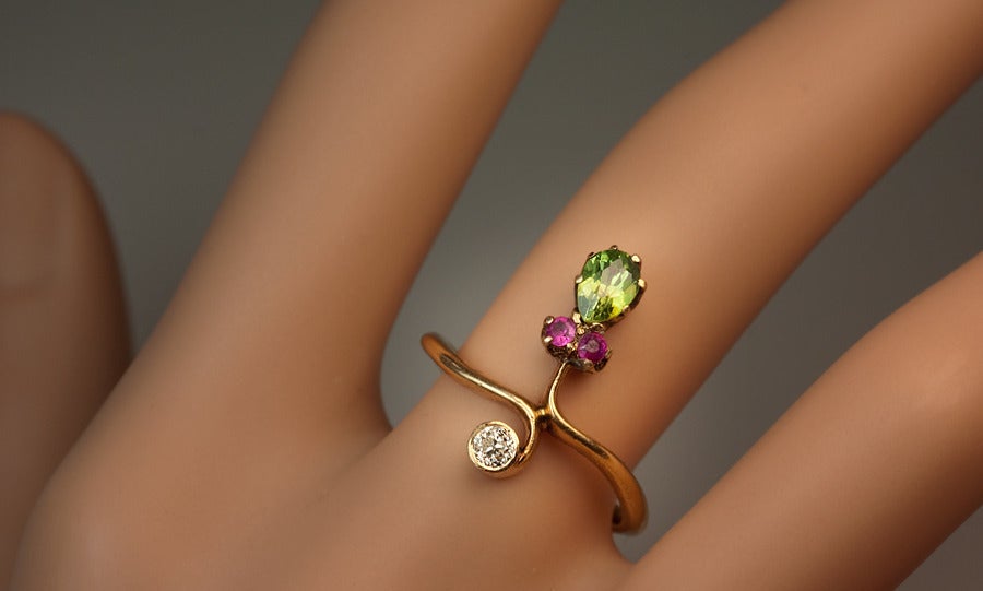 Art Nouveau Gemstone Flower Ring In Excellent Condition In Chicago, IL