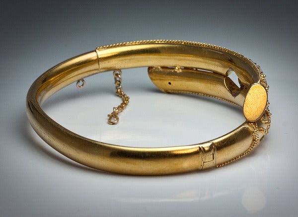 Antique Etruscan Revival Gold Bangle Bracelet In Excellent Condition In Chicago, IL