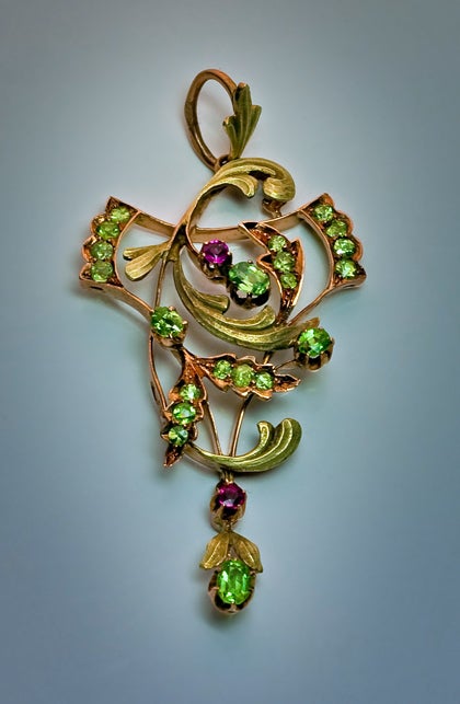 Art Nouveau Demantoid Garnet Two-Color Gold Pendant