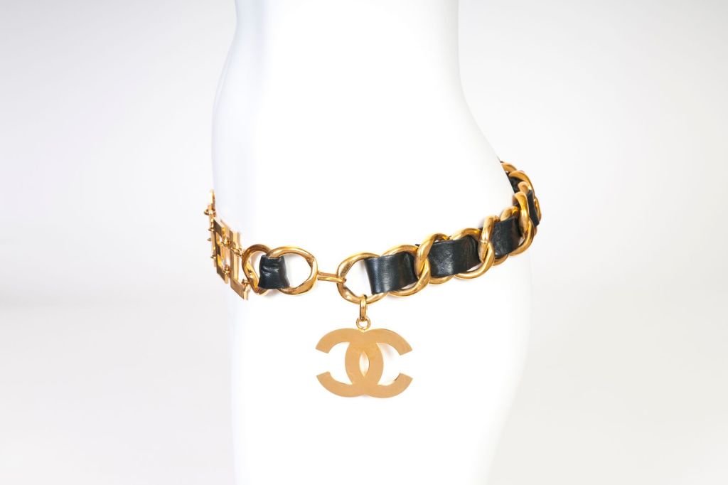 A very stunning and rare Chanel chain and leather belt features with jumbo alphabets 