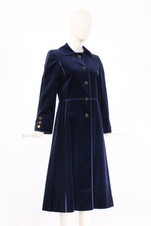 Louis Feraud Sapphire Blue Silk Velvet Coat In Excellent Condition For Sale In New York, NY