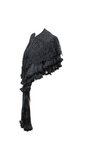 Women's Victorian Lace, Jet and Silk Cape For Sale