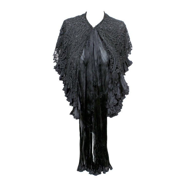 Victorian Lace, Jet and Silk Cape For Sale