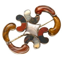 Sculpted Scottish Agate Victorian Brooch