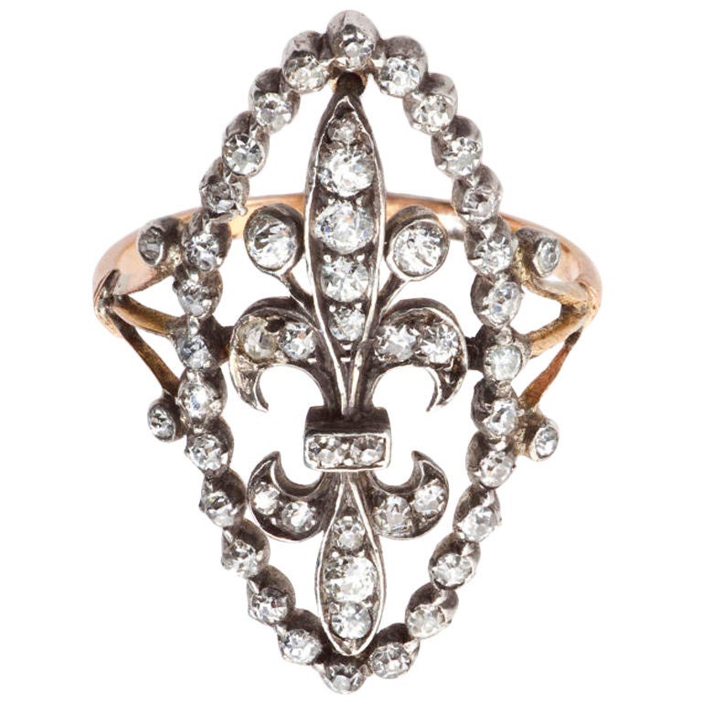Double Fleur de Lis Diamond Ring