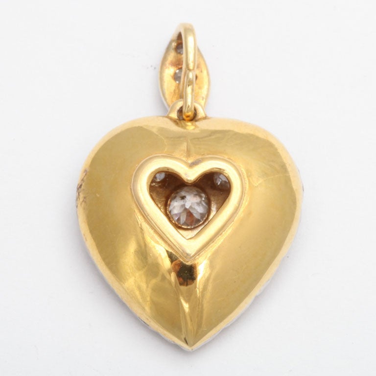 Sparkle Plenty:   A Diamond Heart Pendant In Excellent Condition In Stamford, CT