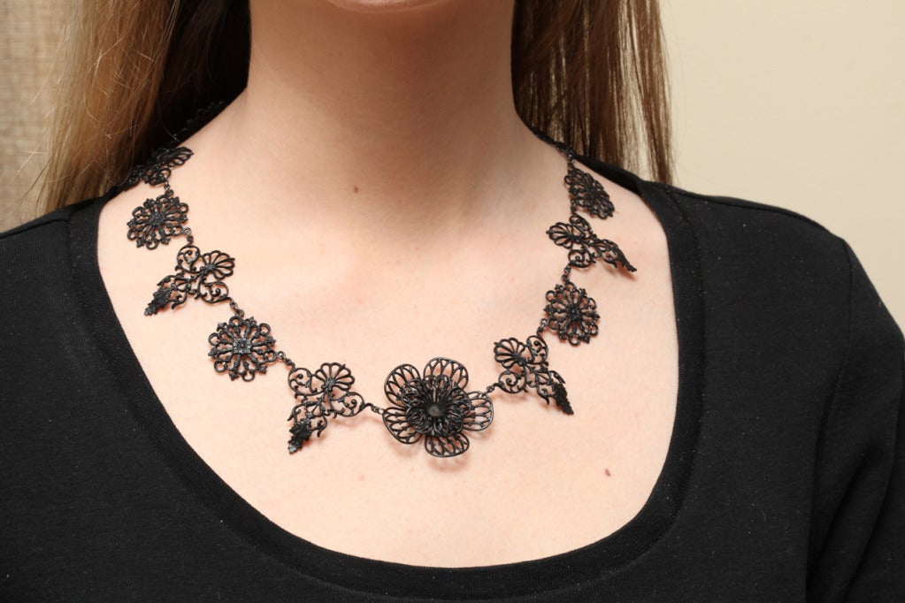 An 1820s  Berlin Iron Garland of Flowers Necklace In Excellent Condition In Stamford, CT