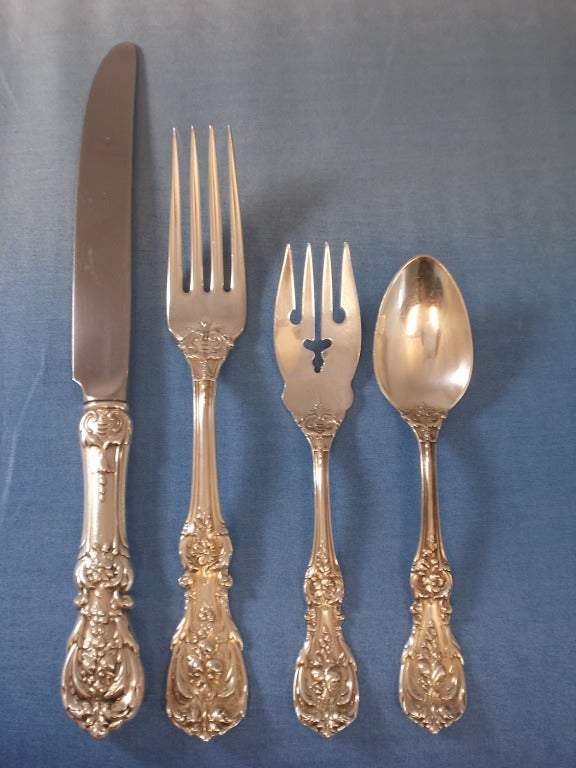 Francis I by Reed & Barton, old hallmarks
Issue Date: 1907
Designer : Ernest Meyers. Multi Motif

This Francis I by Reed & Barton 4-pc DINNER SIZE place setting has old marks and includes the following:
1 Dinner Size Knife w/French blade, 9