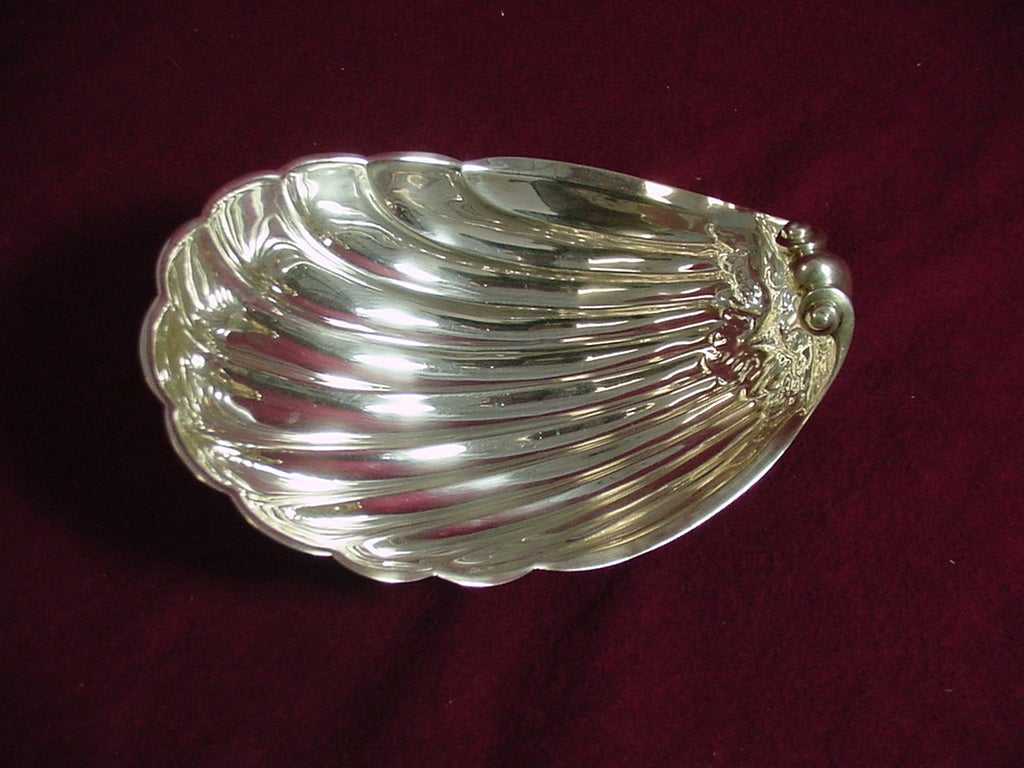 Pair of sterling Tane (Tiffany of Mexico) shell bowls, 6 ½” x 4 ½” x 2 7/8”.  $1295 pair