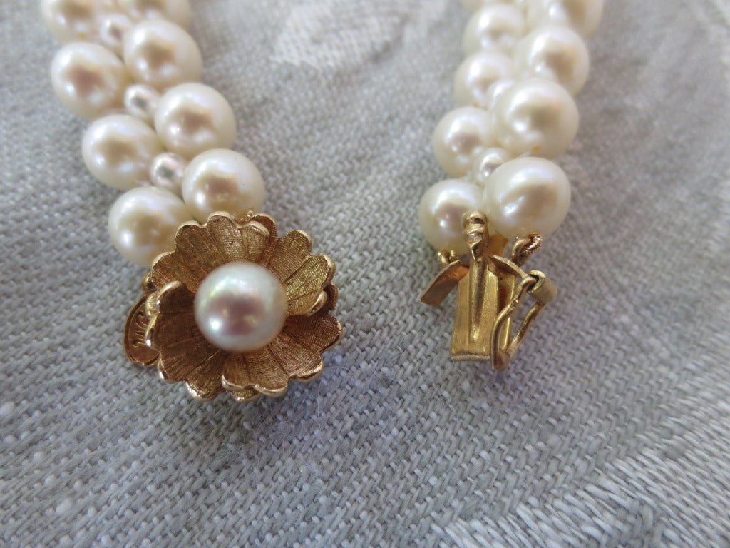 Woven Pearl Bracelet with Vintage Floral Gold Clasp In Excellent Condition In Los Angeles, CA