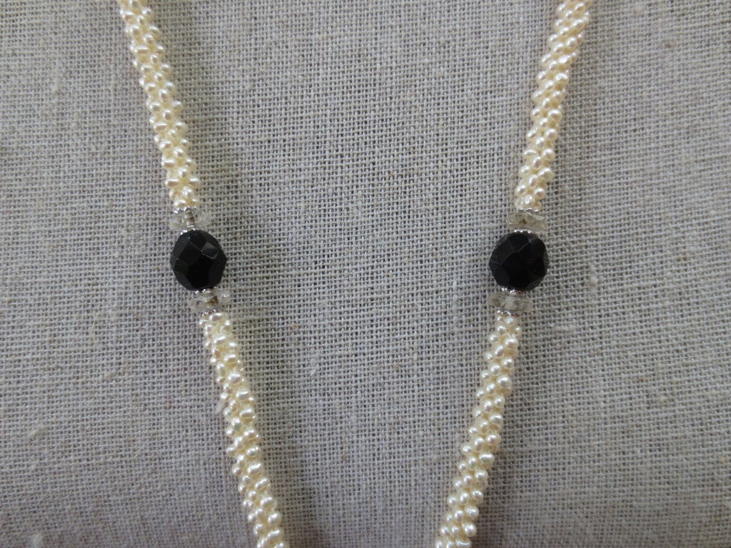 Woven Pearl & Onyx Bead Rope Lariat Necklace w. Large Baroque Pearl & Tassel In New Condition In Los Angeles, CA
