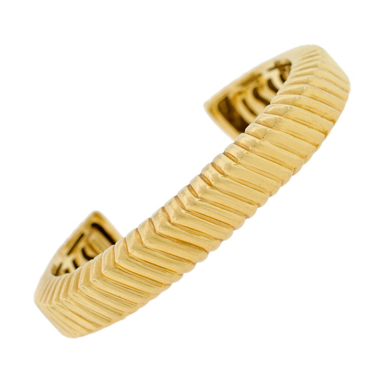 TIFFANY & CO Grooved Gold Cuff Bracelet