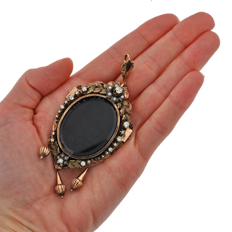 Victorian 15kt Diamond & Pearl Wreathed Gold Locket For Sale 1