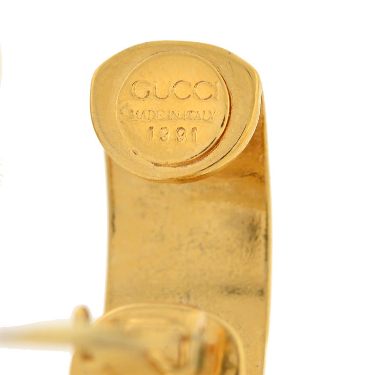 GUCCI Vintage Day and Night Gold Hoop Clip-On Earrings In Excellent Condition In Narberth, PA