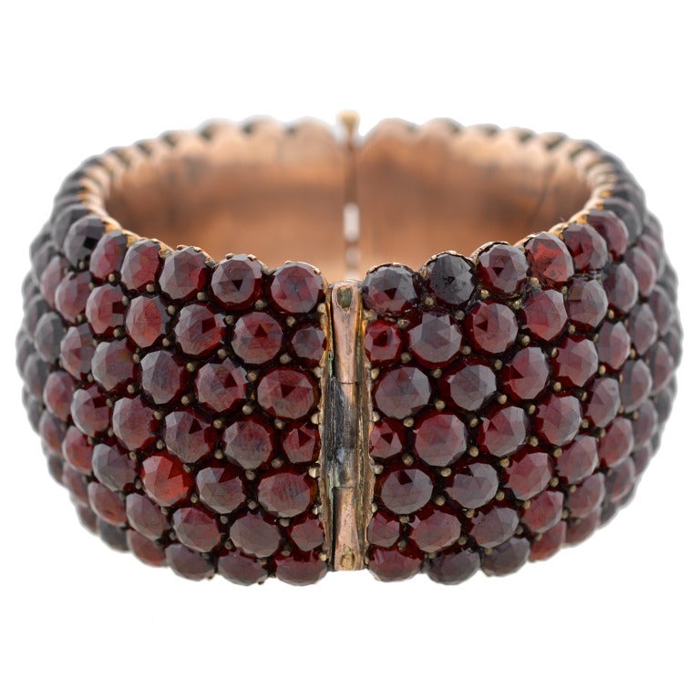 Bohemian garnet jewelry dates back to the 19th century. During this time, garnets were one of the most popular types of stones used in jewelry production. The garnets were often placed close together in an effort to produce a more pronounced color