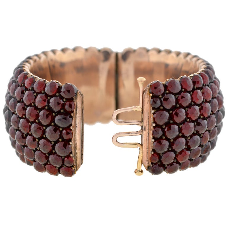 Victorian Wide Bohemian Garnet Hinged Bracelet In Excellent Condition In Narberth, PA