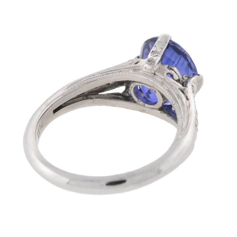 Contemporary Ceylon Sapphire Diamond Ring In Excellent Condition In Narberth, PA