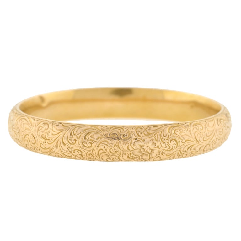 RIKER BROTHERS Art Nouveau Etched Gold Bangle Bracelet In Excellent Condition In Narberth, PA