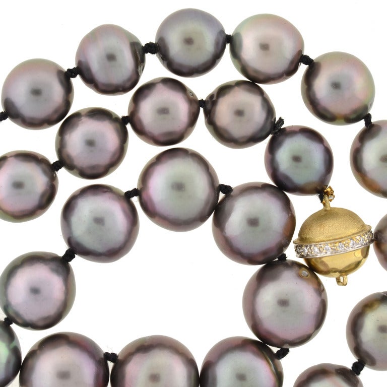 Contemporary Tahitian Pearl Necklace with Diamond Clasp 10-13mm 3