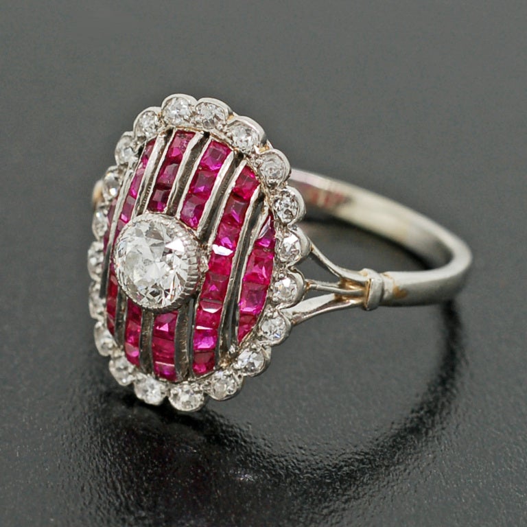 Edwardian Diamond & Natural Ruby Gold & Platinum Ring In Excellent Condition In Narberth, PA