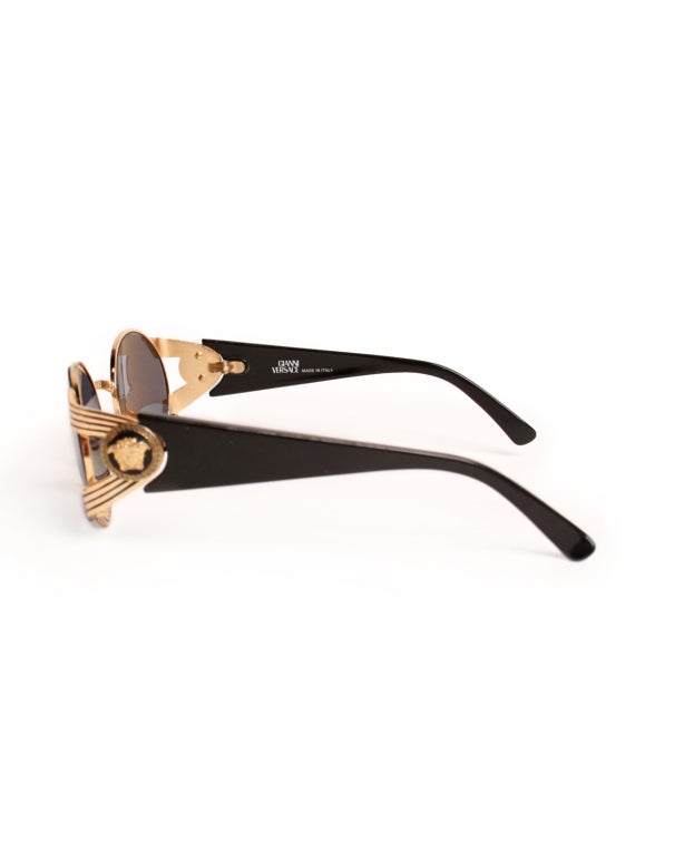 Women's 1990s Versace Round and Gold Ribbed Sunglasses